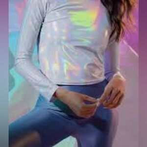 Noli Long Sleeve Holographic Crop Top